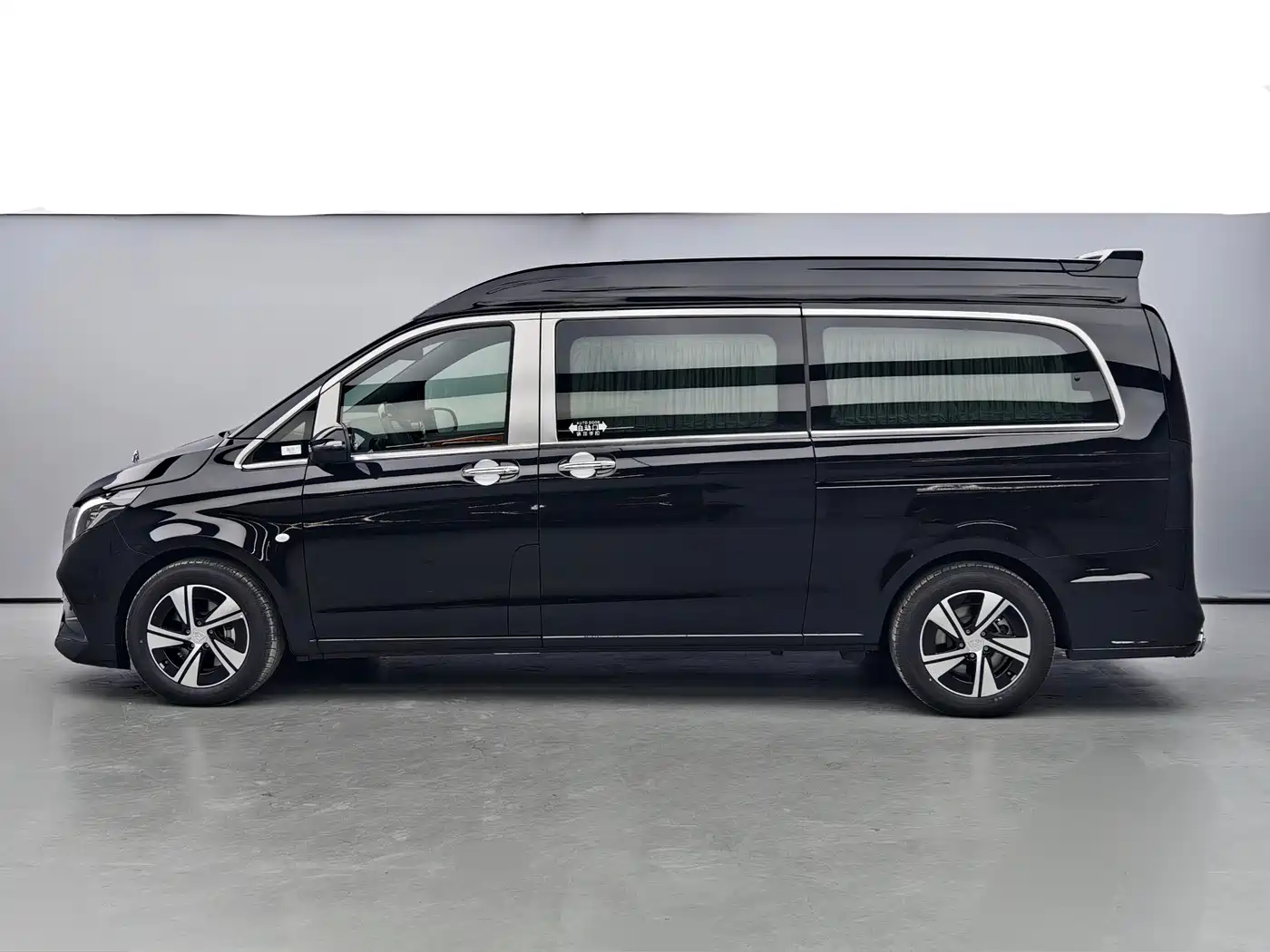 Mercedes-Benz Vito 2024 2.0T Business 7-Seater фото 3