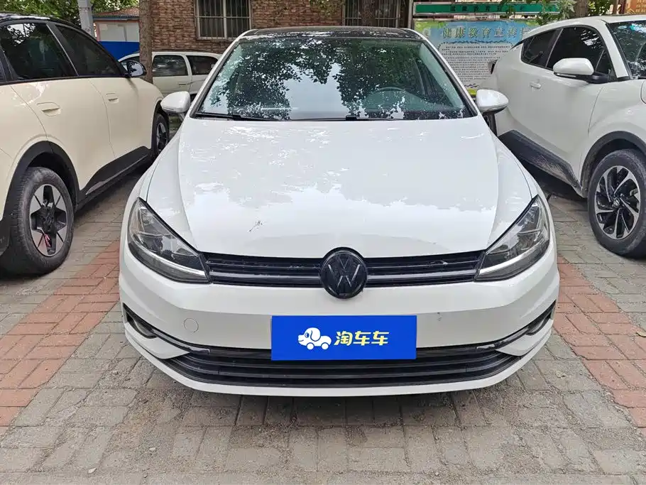 Volkswagen Golf 2020 Beloved Edition 280TSI DSG Comfort фото 2