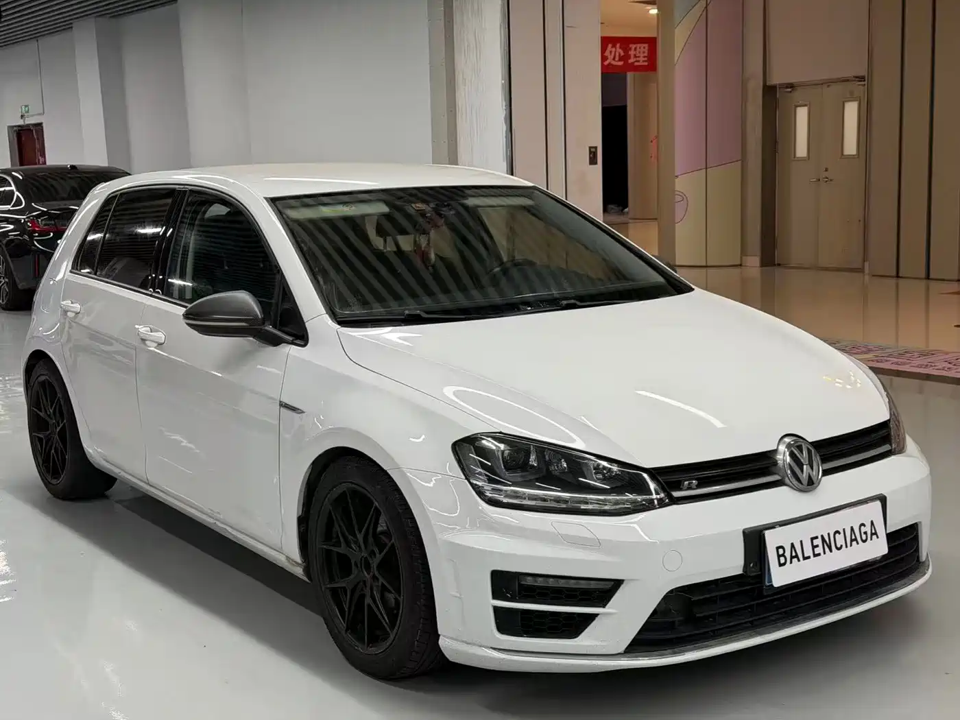 Фото 3 - Volkswagen Golf
