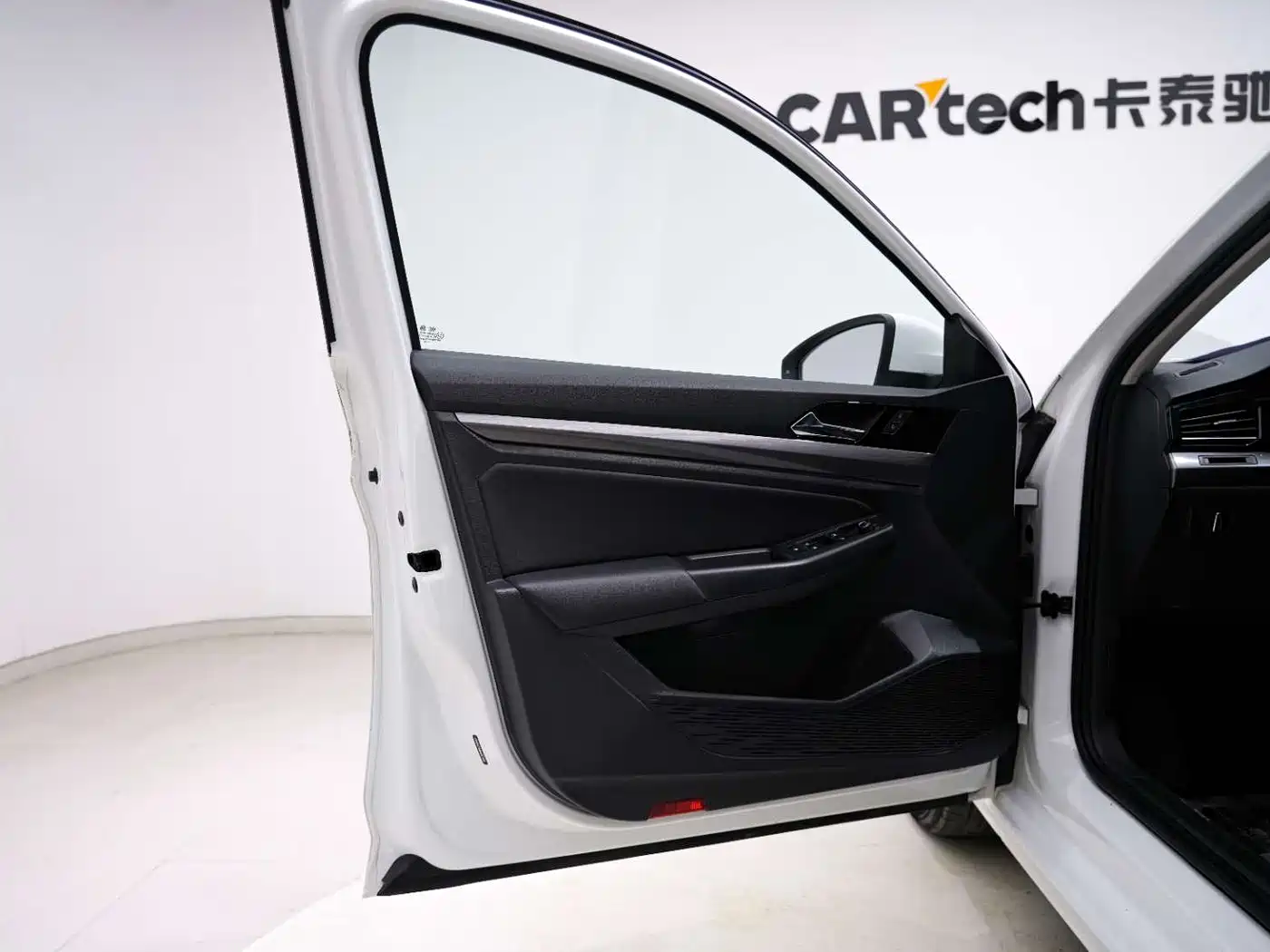 Volkswagen Bora 2021 1.5L Automatic Elite Smart Edition фото 26