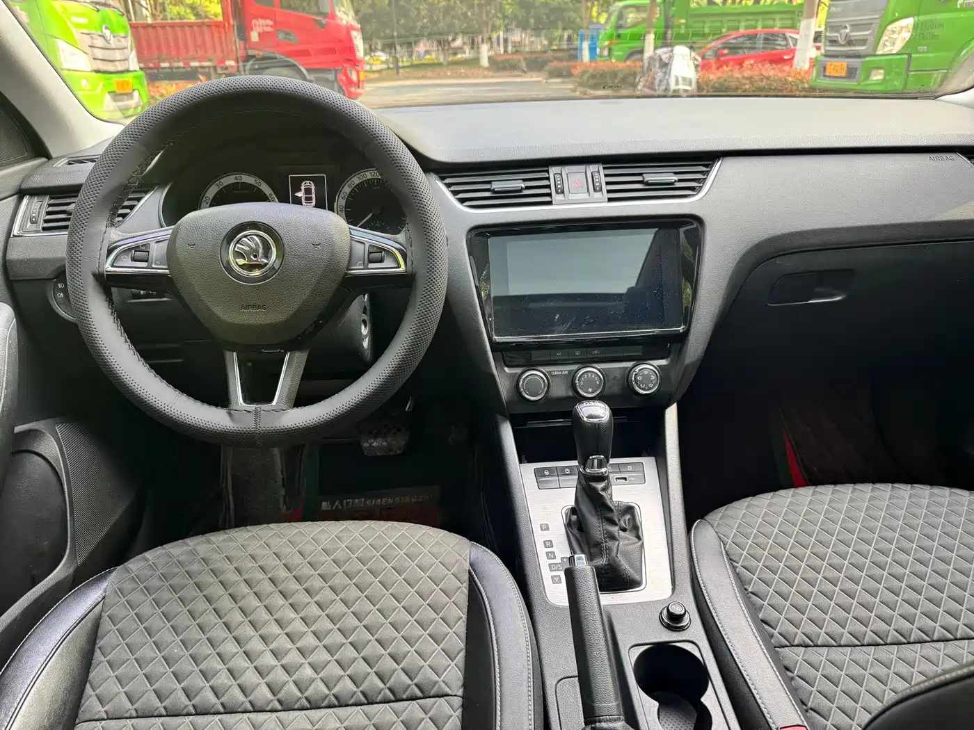 Škoda Octavia 2019 TSI230 DSG Smart Luxury Edition China V фото 8