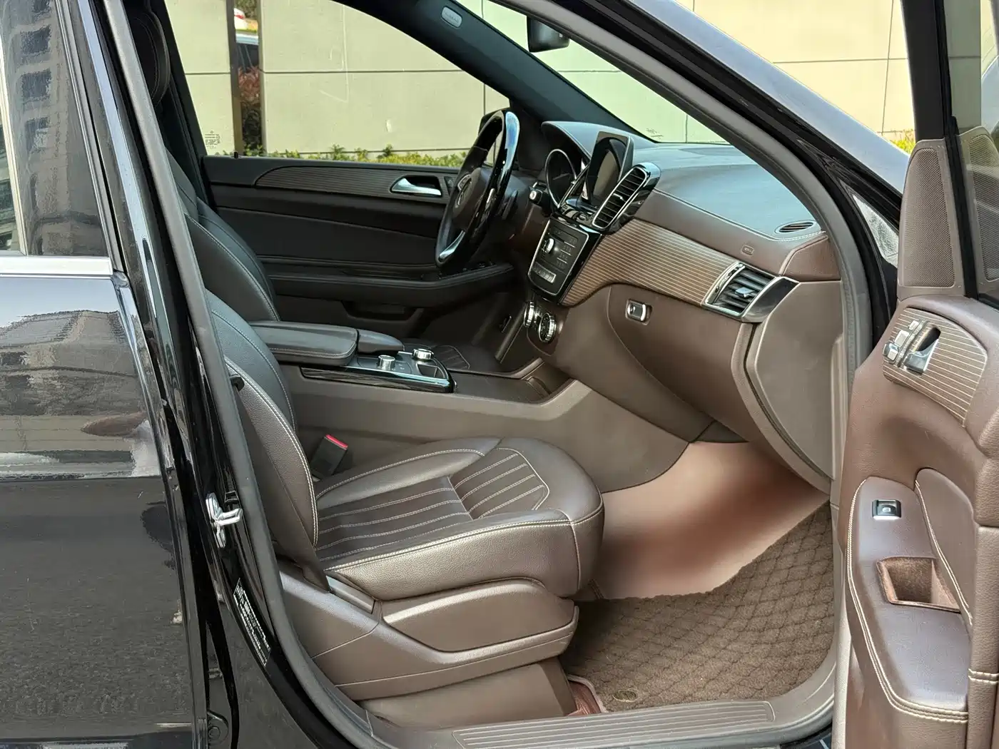 Mercedes-Benz GLE 2018 GLE 320 4MATIC Dynamic Ultimate Edition фото 16