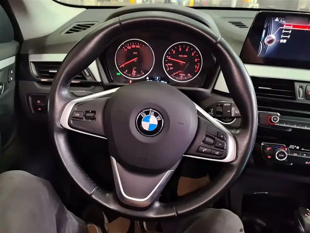 BMW X1 2018 sDrive20Li Leading Model фото 3