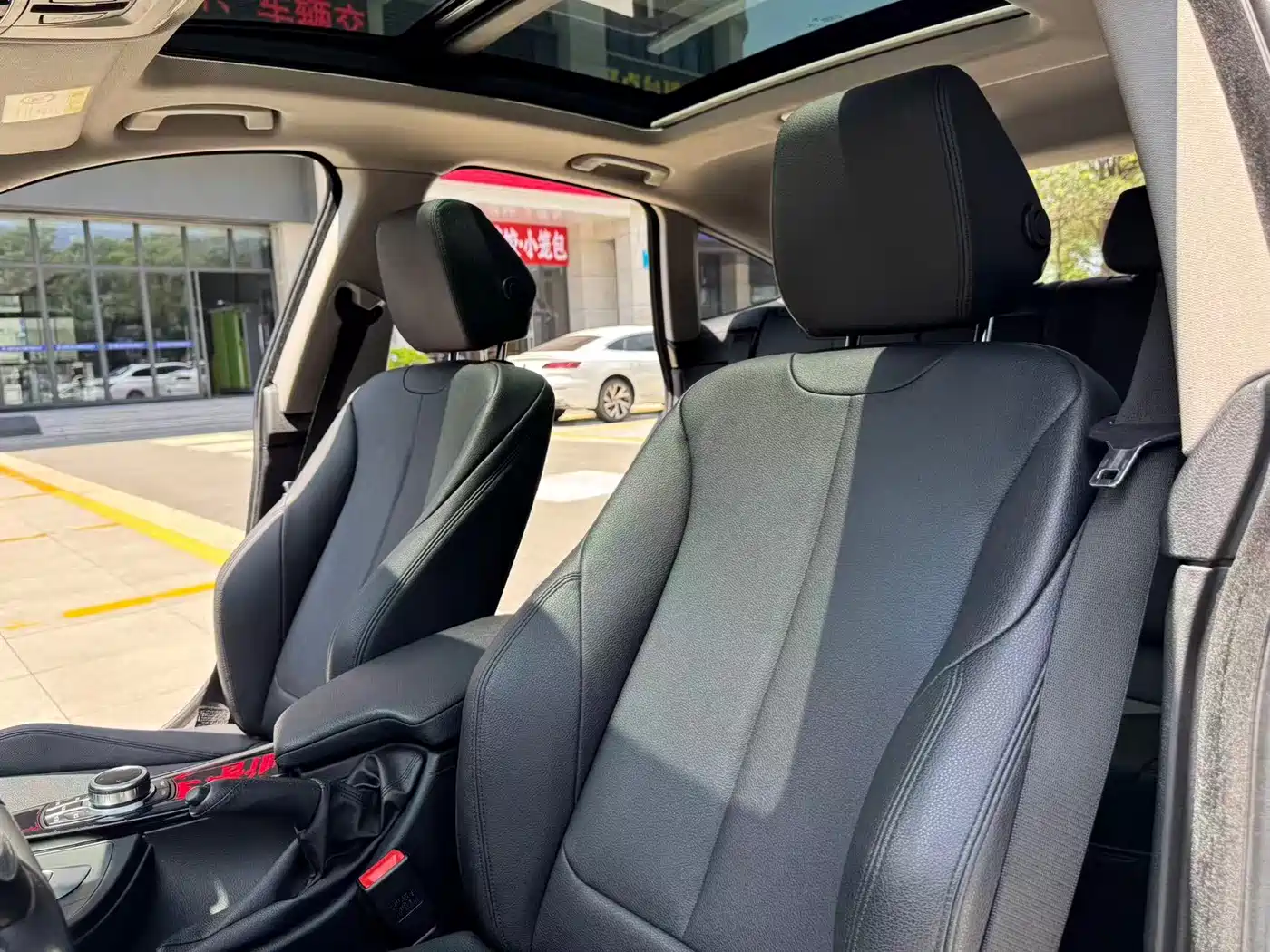 BMW 3 Series GT 2018 320i Luxury Design Package фото 13
