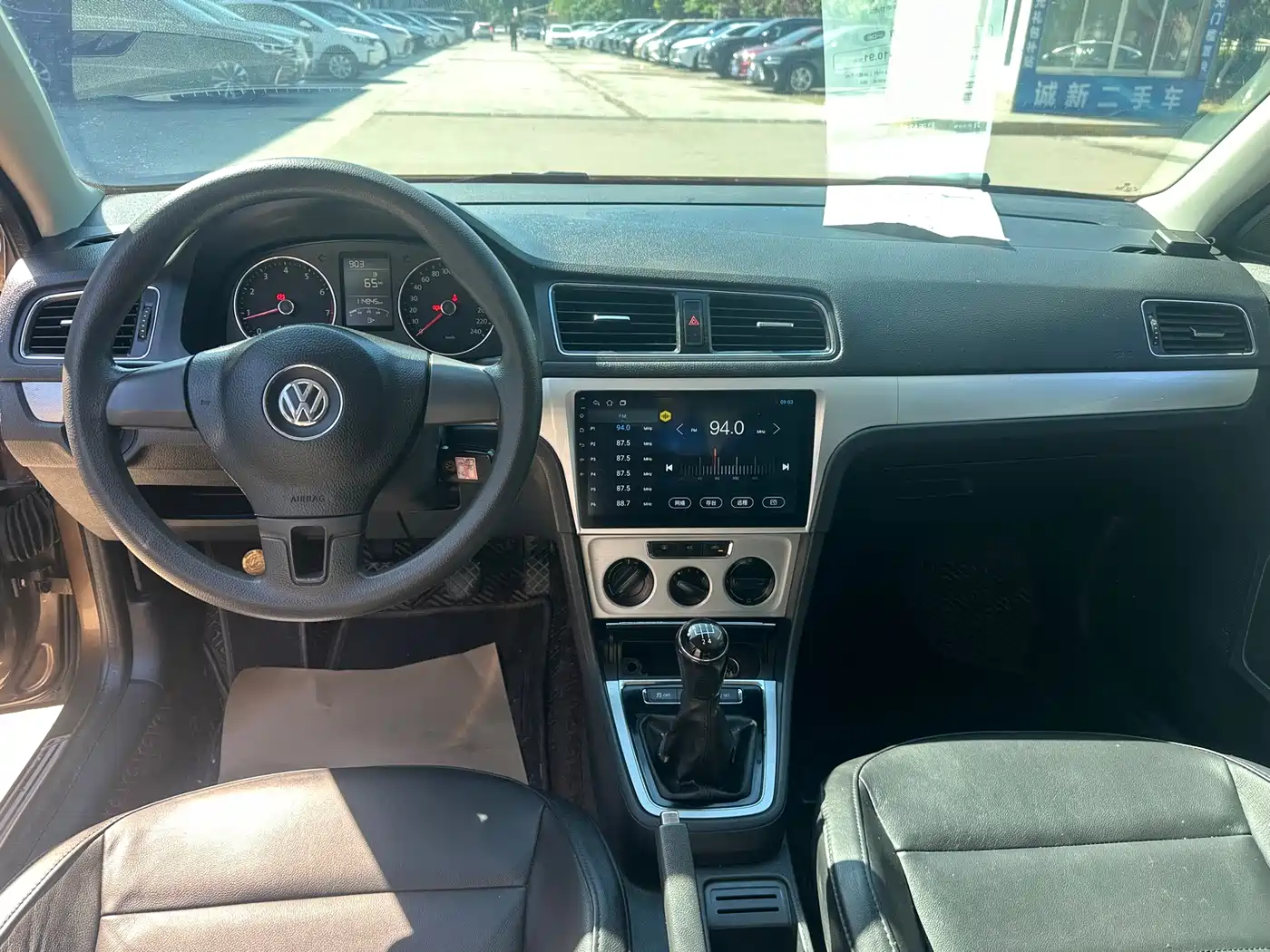 Volkswagen Lavida Tour 2013 1.6L Manual Comfort фото 8