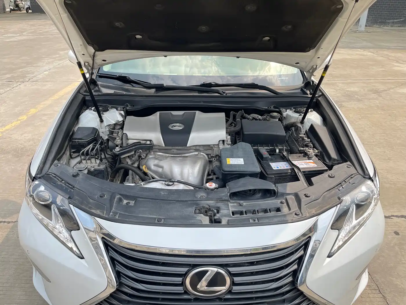Lexus ES 2017 200 30th Anniversary Edition фото 15