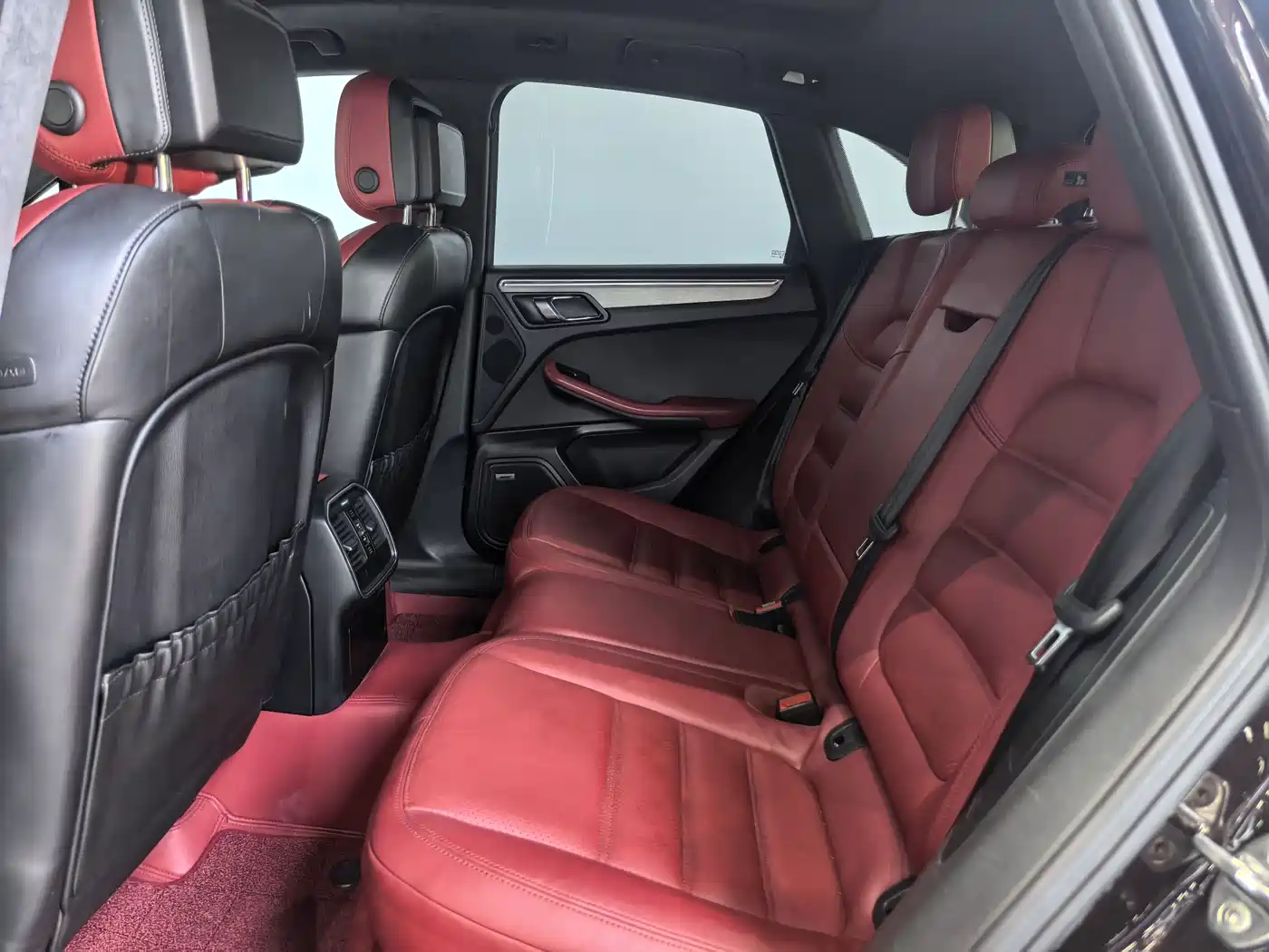 Porsche Macan 2016 Macan Turbo 3.6T фото 12