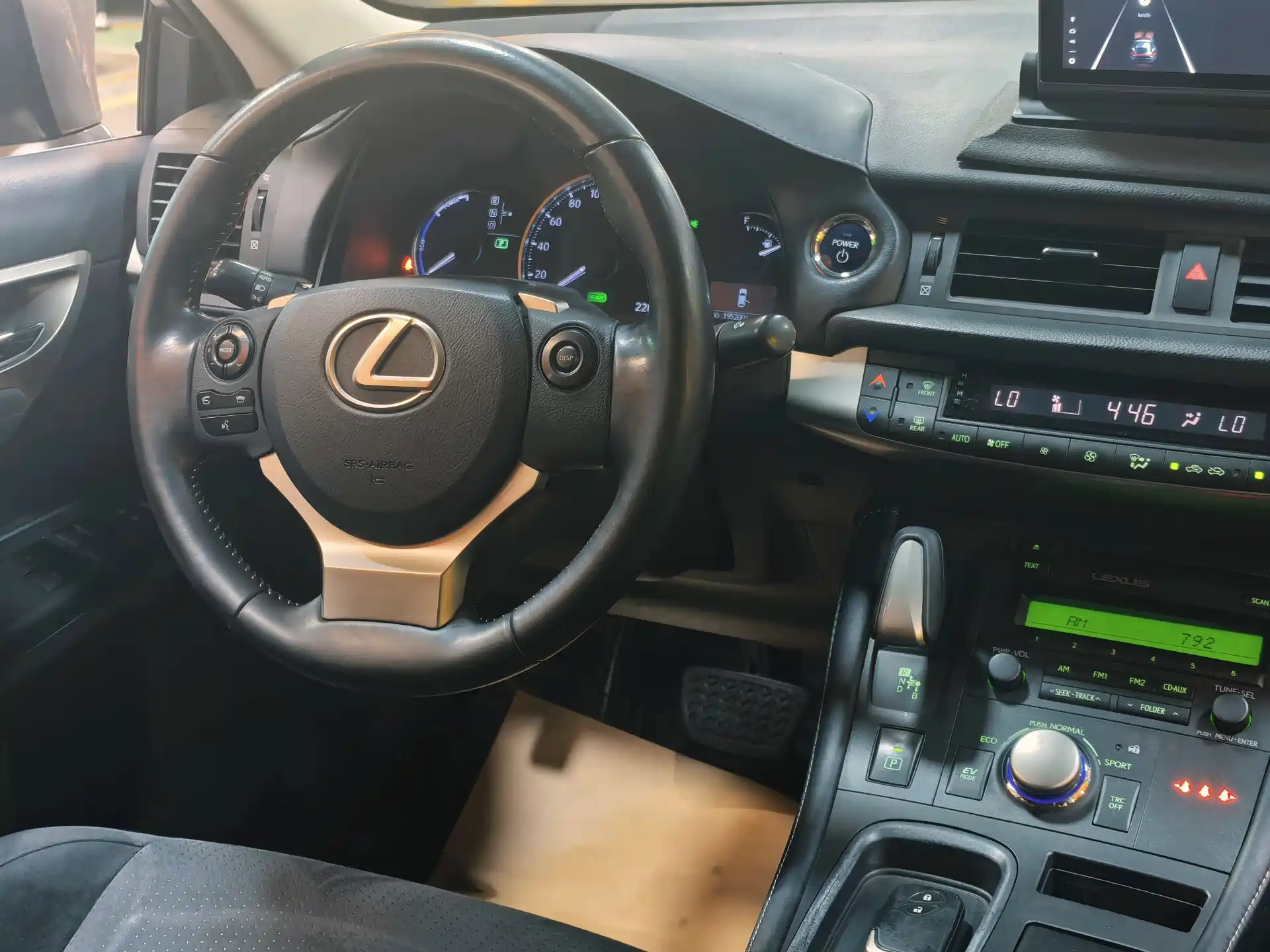 Фото 9 - Lexus CT