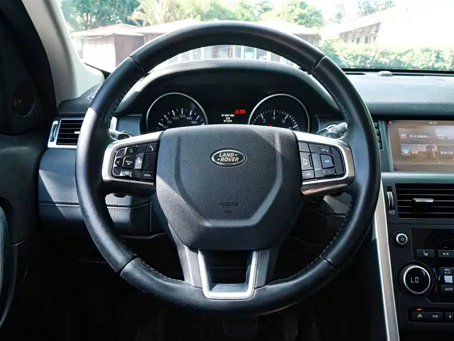 Land Rover Discovery Sport 2017 2.0T HSE фото 10