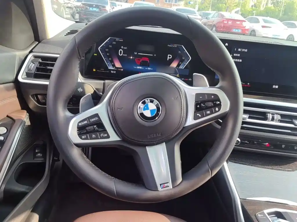 Photo 15 - BMW 3 Series