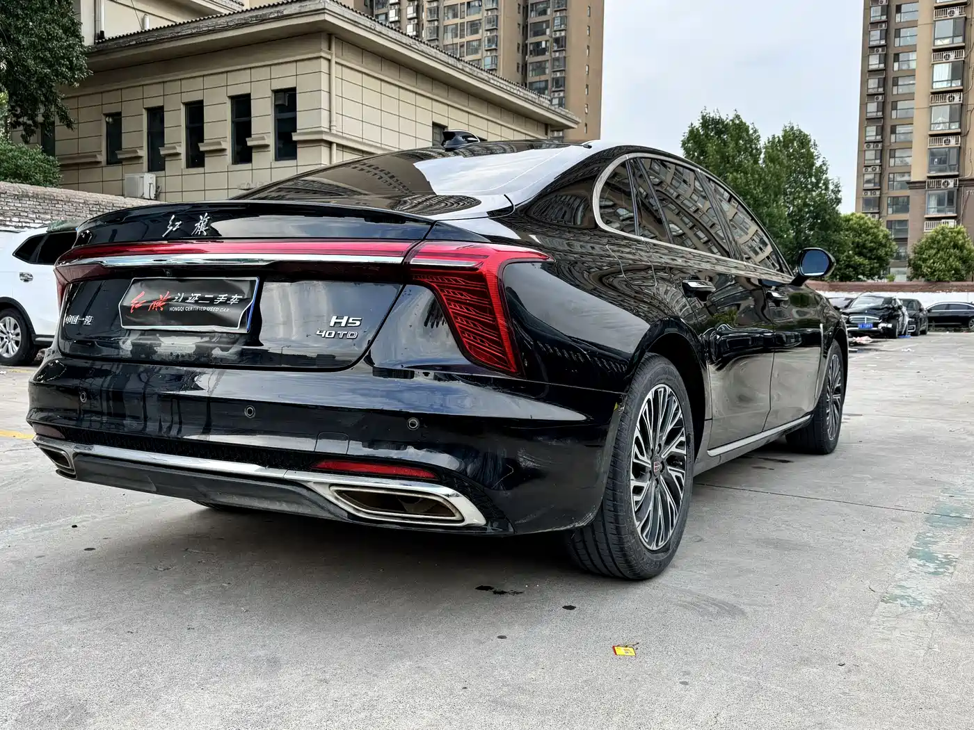Hongqi H5 2025 2.0T Automatic Flag Celebration 500,000 Units Anniversary Edition фото 4