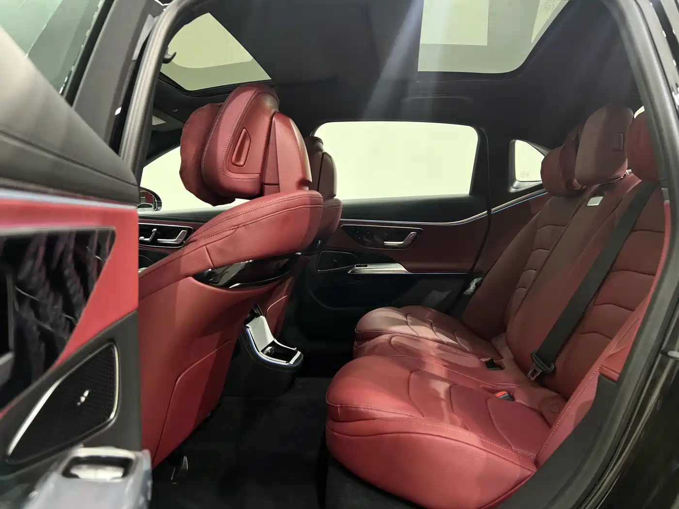 Mercedes-Benz E-Class 2024 E 260 L 4MATIC Sport фото 5