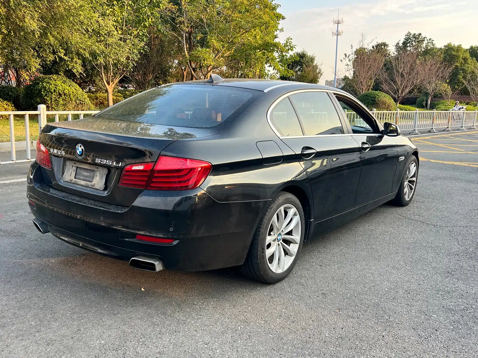 Фото 14 - BMW 5 Series