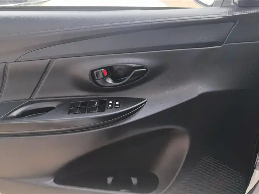 Toyota YARiS L Zhi Xuan 2019 1.5E CVT MeiDong Edition China VI фото 7