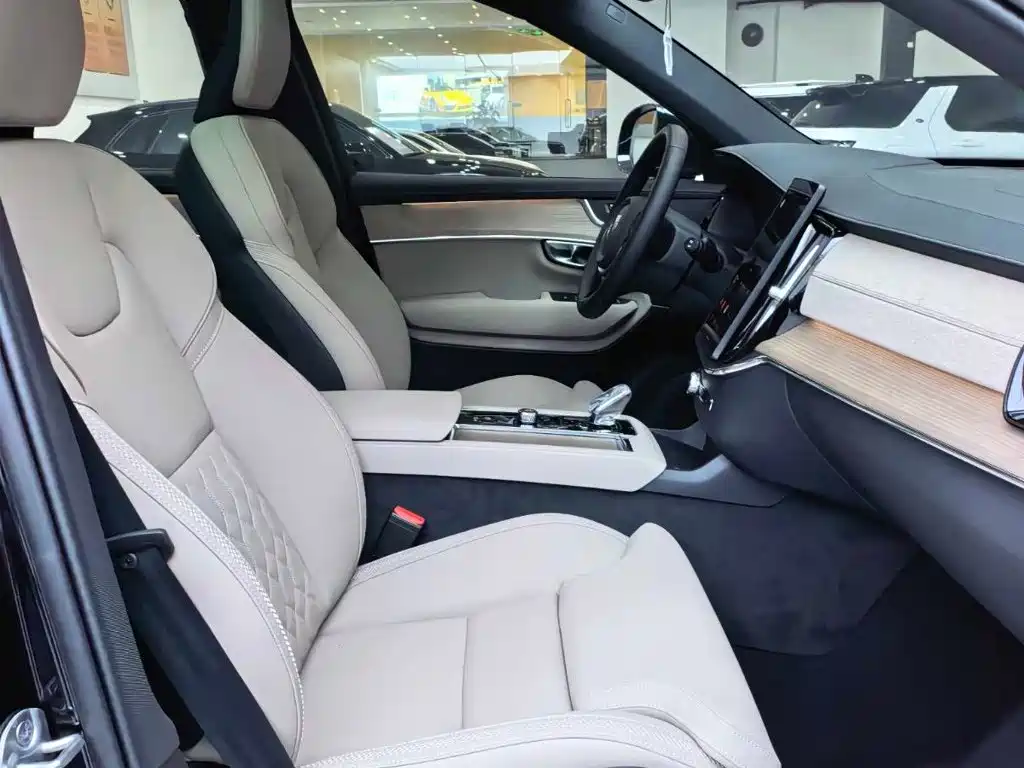 Volvo XC90 Plug-in Hybrid 2026 2025 Facelift T8 Intelligent Luxury 7-Seater