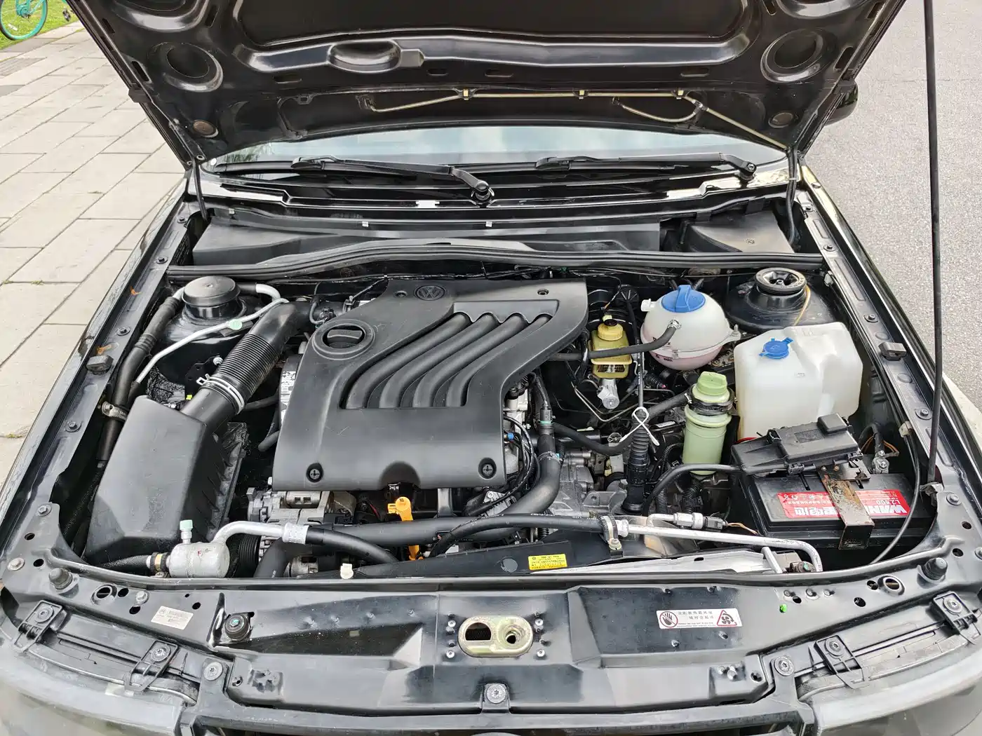 Volkswagen Jetta 2012 1.6L Commemorative Edition фото 9