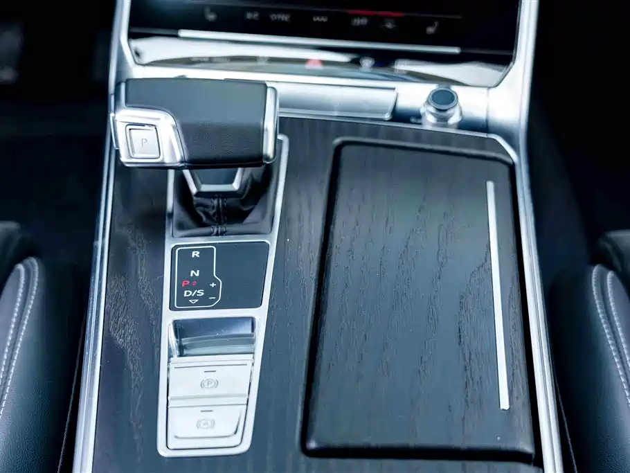 Audi A6L 2024 55 TFSI quattro Exclusive Dynamic фото 16