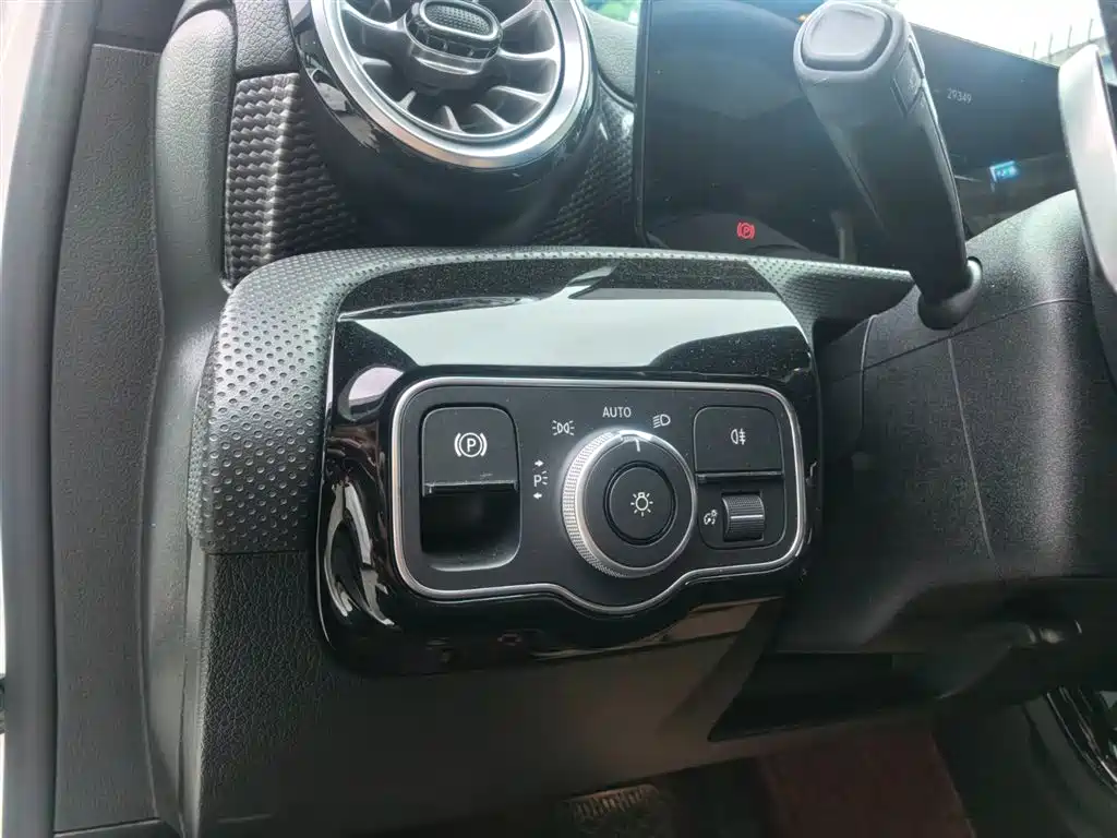 Mercedes-Benz A-Class 2023 A 200 L Fashion фото 19