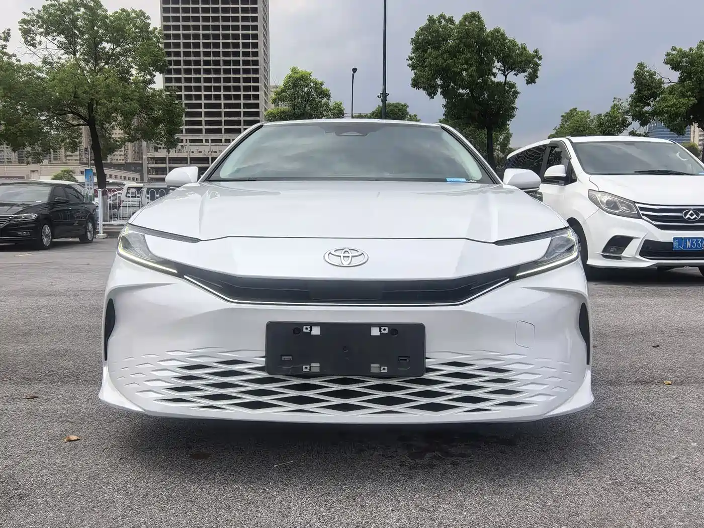 TOYOTA CAMRY