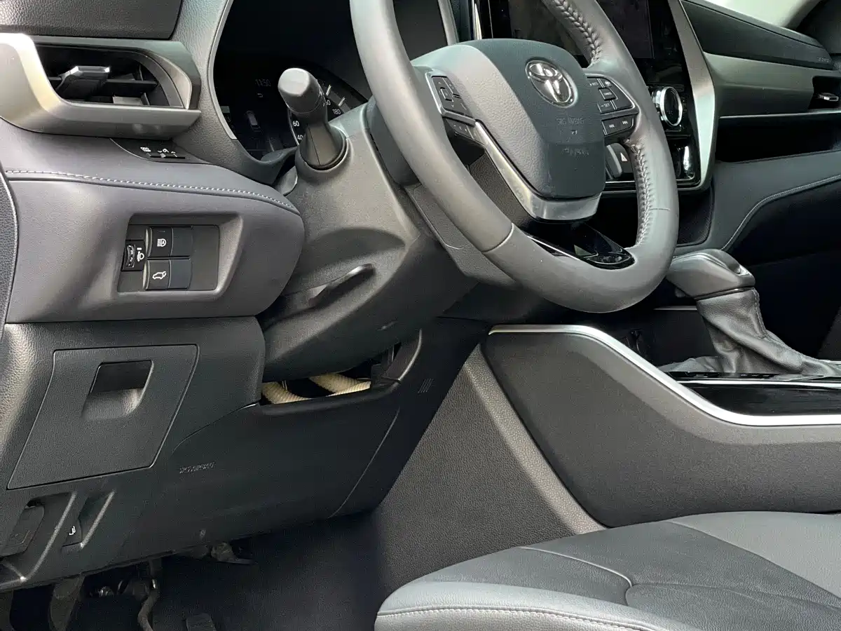 Toyota Highlander 2022 380T 4WD Premium 7-Seater фото 10