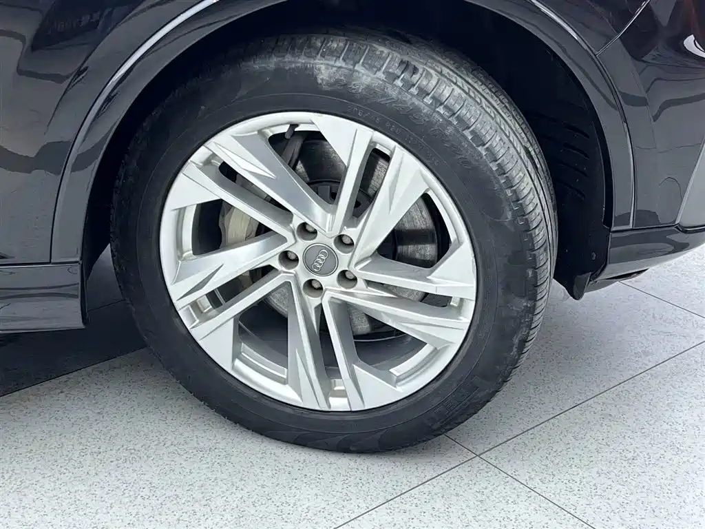 Audi Q7 2020 55 TFSI quattro Black Warrior Exclusive Edition фото 6