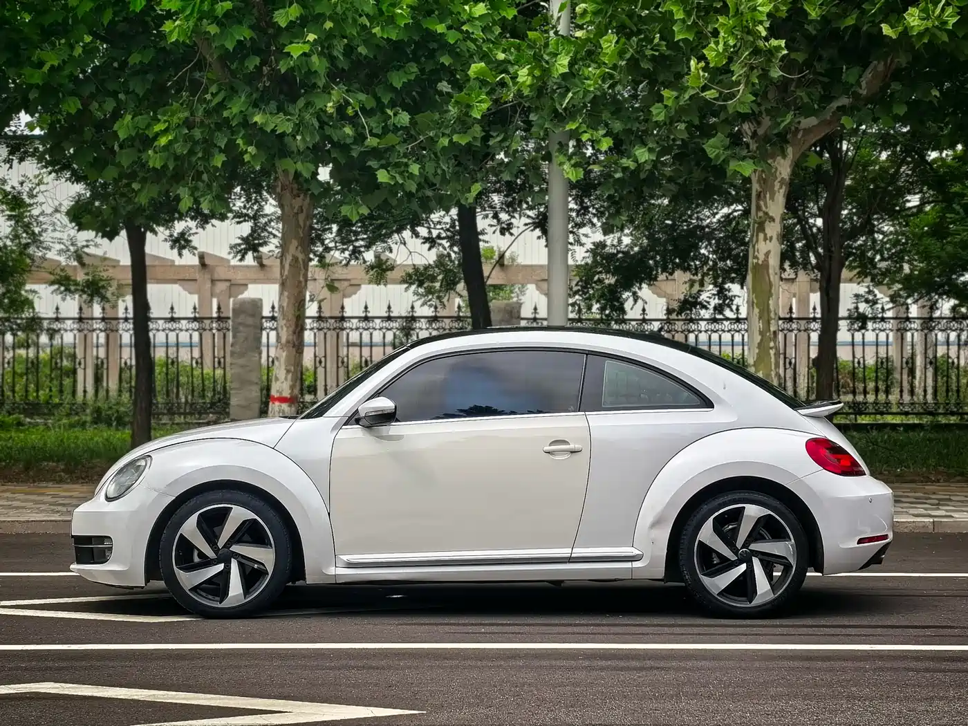 Volkswagen Beetle 2014 1.2TSI Fashion Edition фото 7
