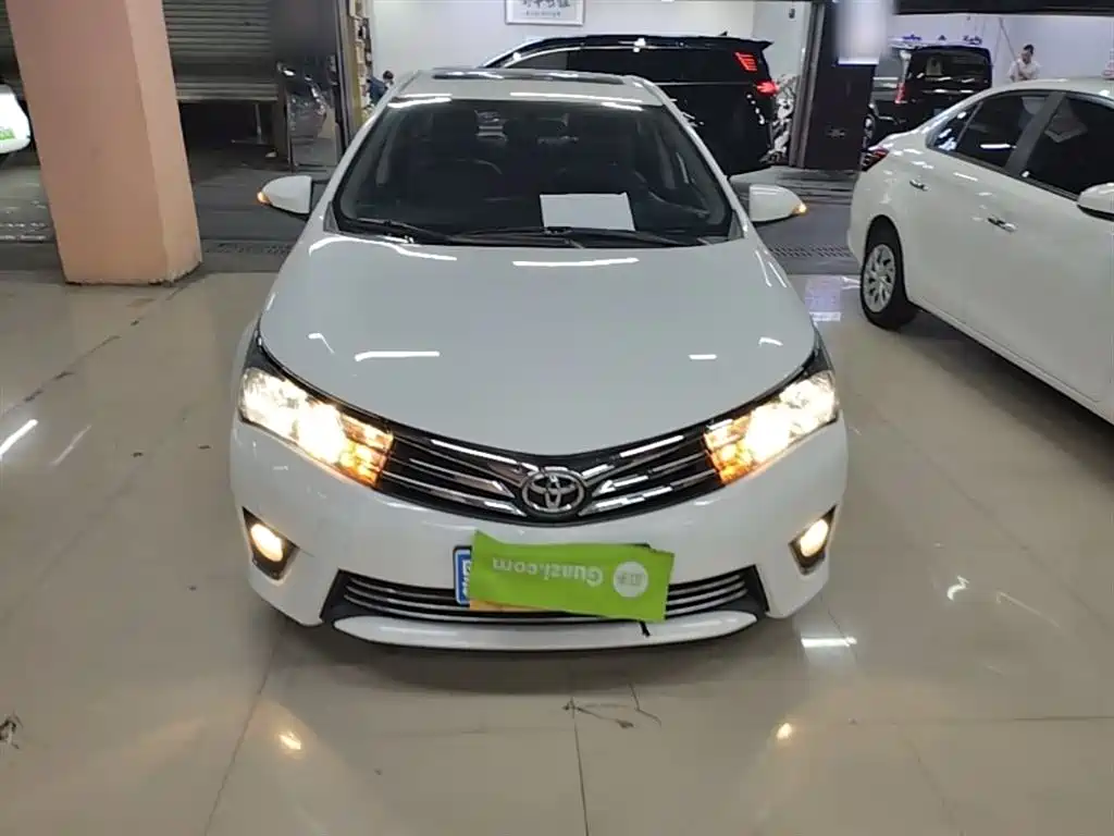 Toyota Corolla 2014 1.6L CVT GL-i Leather Edition фото 3