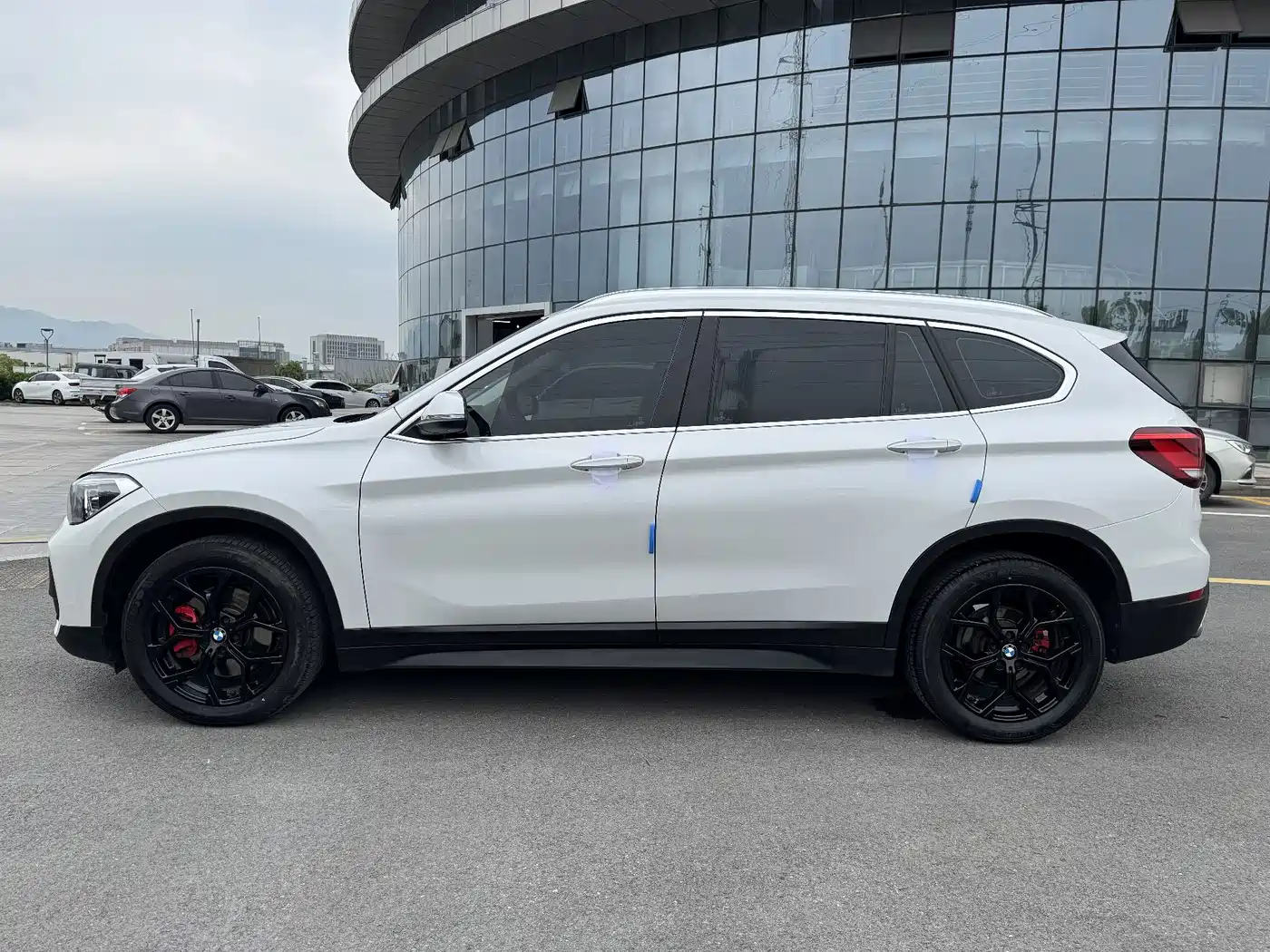 BMW X1 2022 sDrive25Li Leading фото 32