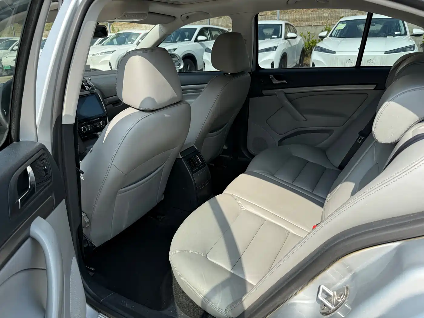Škoda Octavia 2013 1.6L Automatic Prestige Edition фото 5