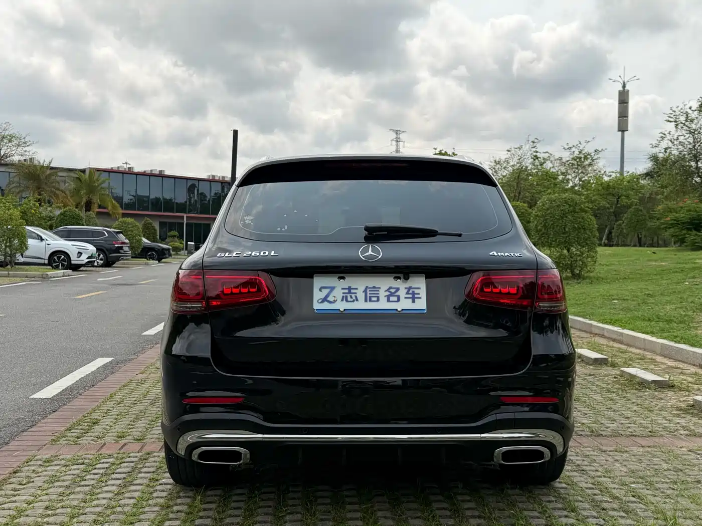 Mercedes-Benz GLC 2022 Model GLC 260 L 4MATIC Luxury Edition фото 4