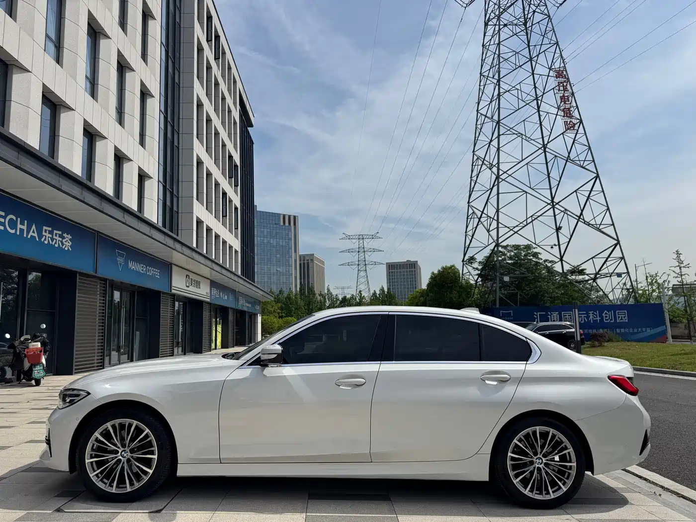 BMW 3 Series 2020 325Li Launch Edition фото 4