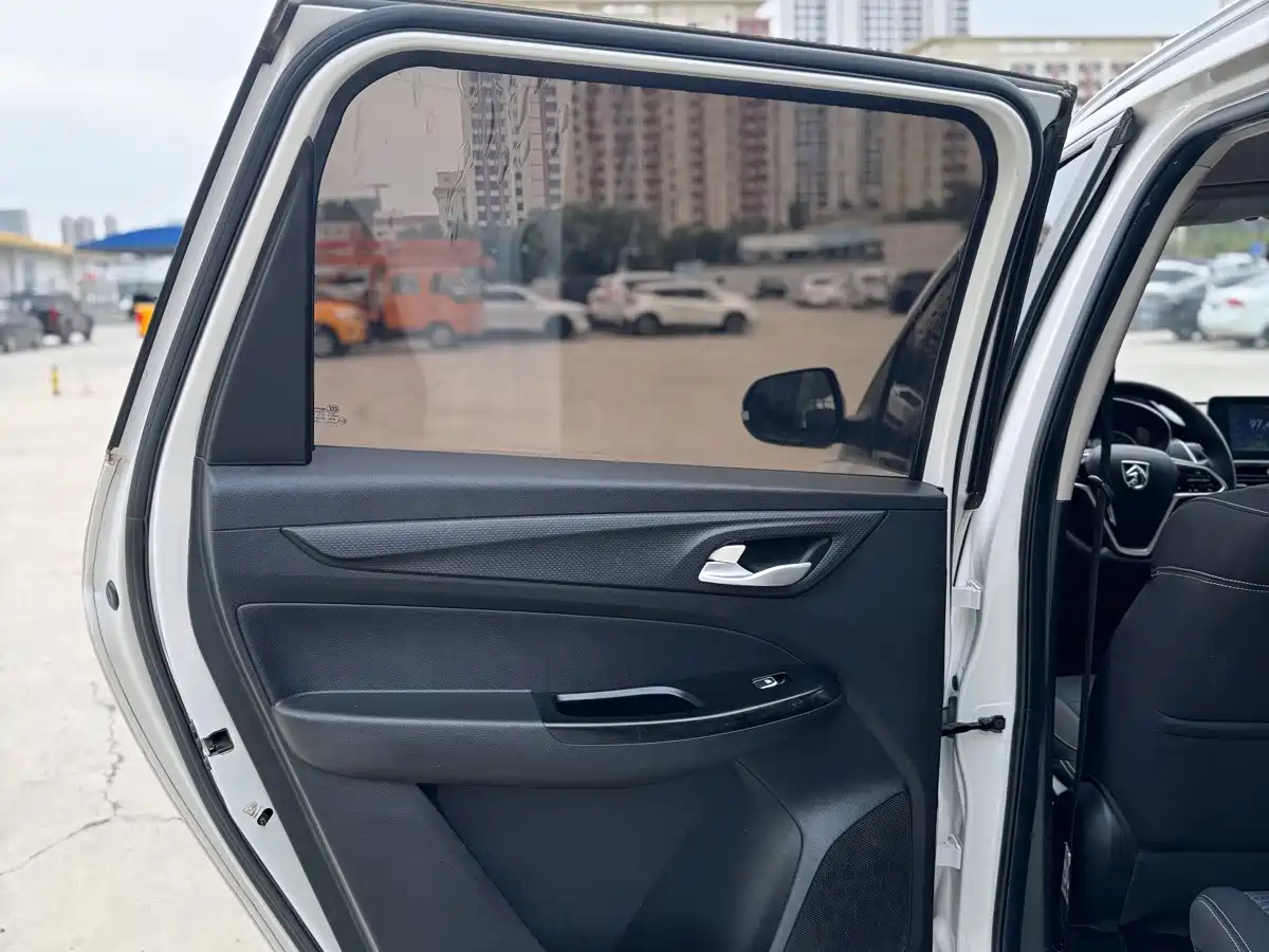 Baojun 730 2019 2019 1.5T CVT Fashion Edition 7-Seater China VI