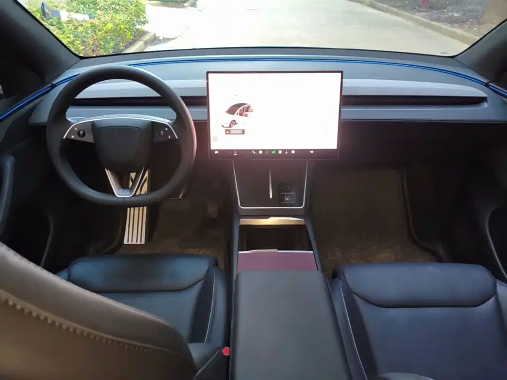 Tesla Model Y L 2025 2025 Facelift Long Range AWD