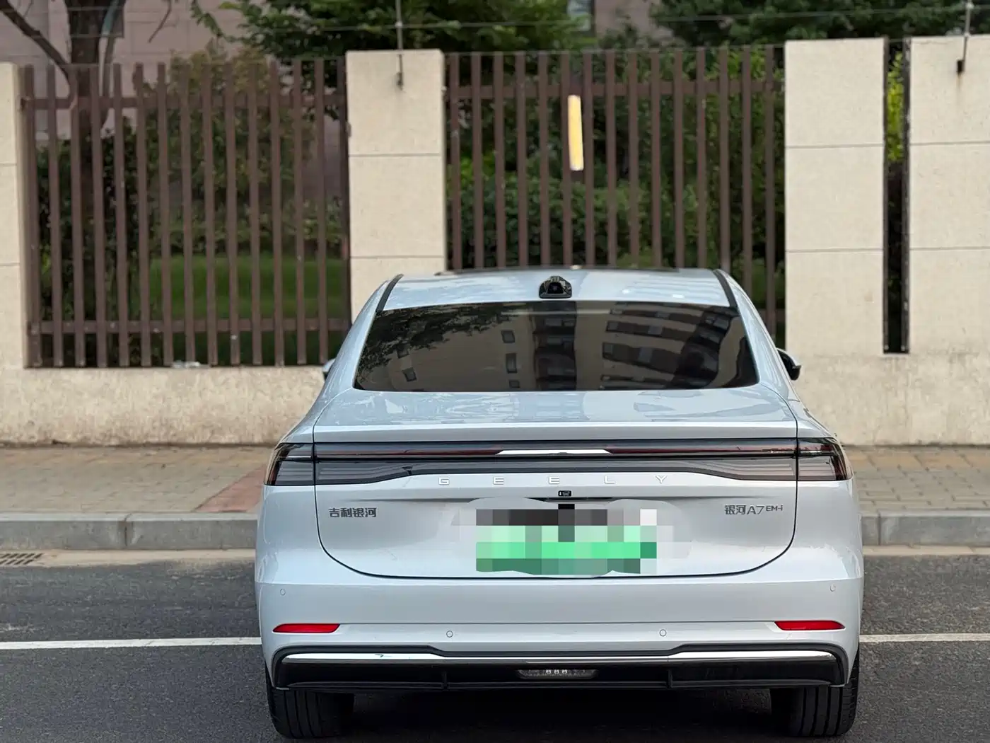 Geely Galaxy Galaxy A7 2025 EM-i 150km Explorer+ Edition фото 8