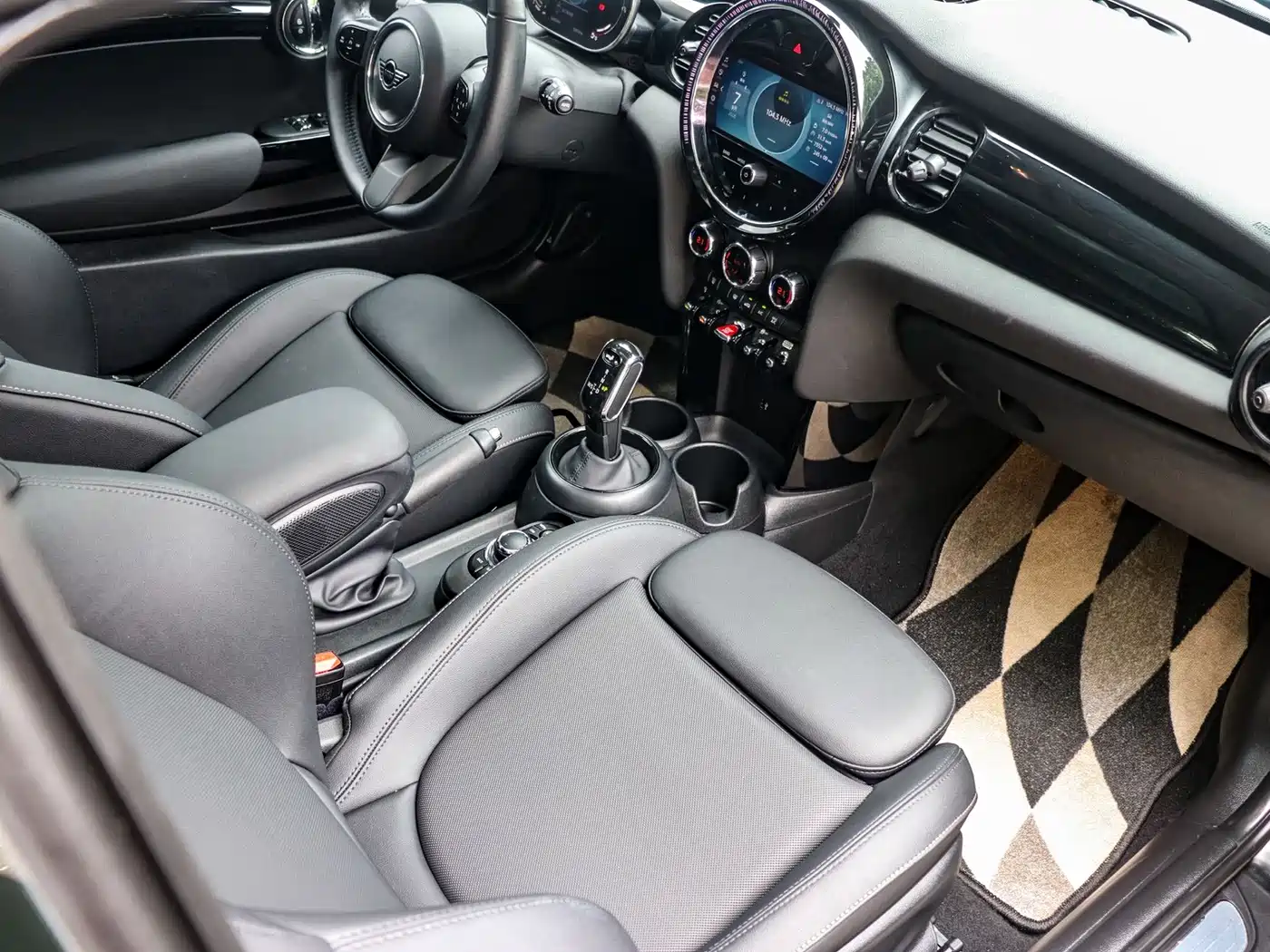 MINI MINI 2023 2023 Facelift 1.5T COOPER Artist