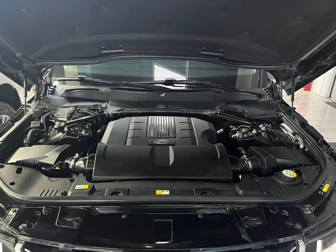 Land Rover Range Rover Sport 2019 3.0 SC V6 Special Edition фото 14
