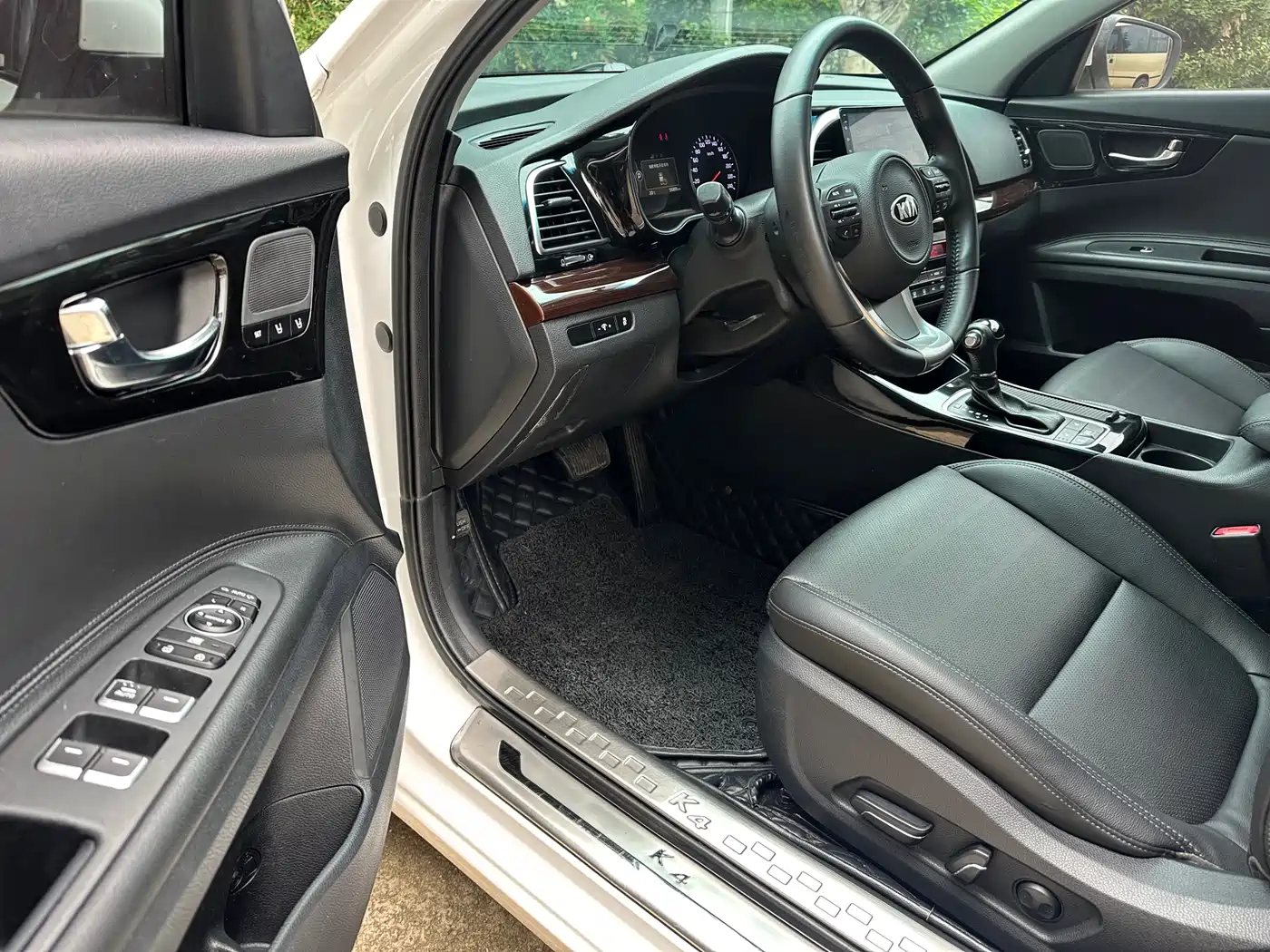 Kia K4 2014 Model 1.8L Automatic LUX фото 4