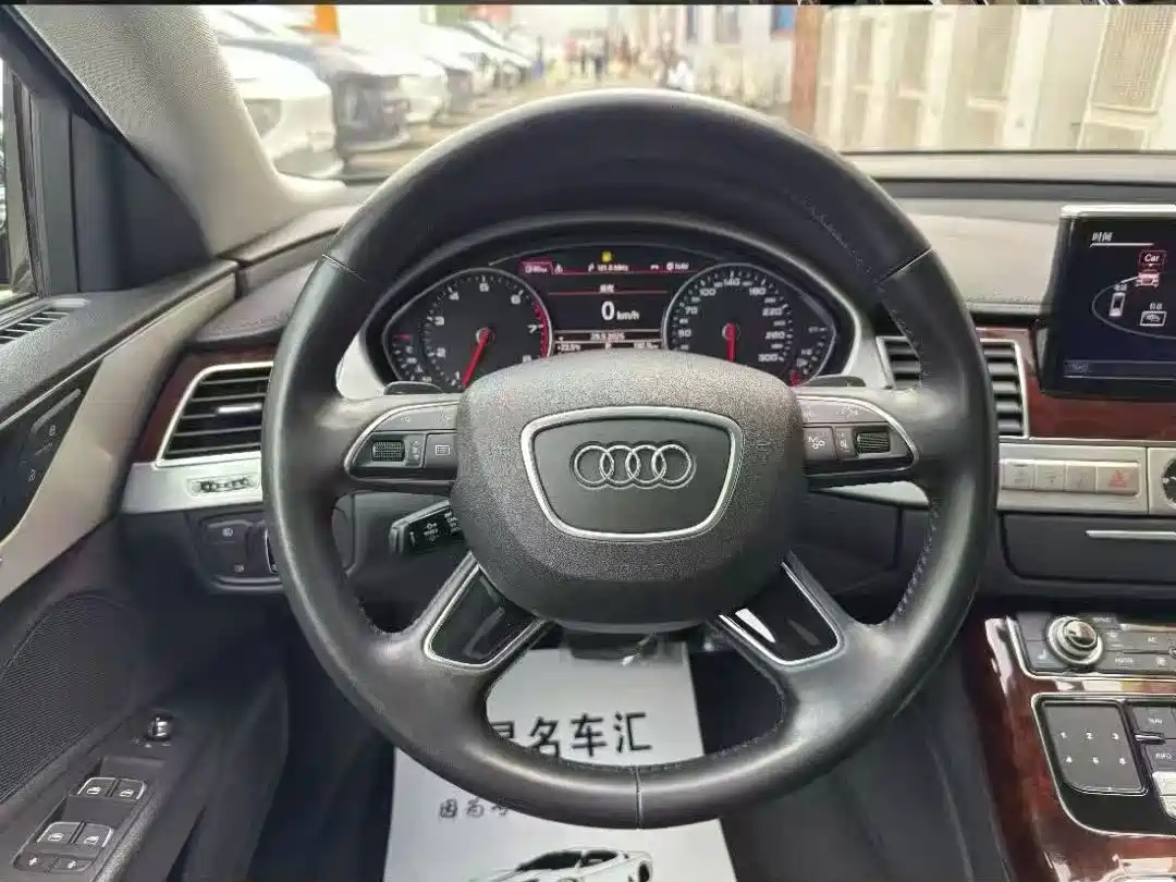 Audi A8 2012 A8L 45 TFSI quattro Comfort фото 9