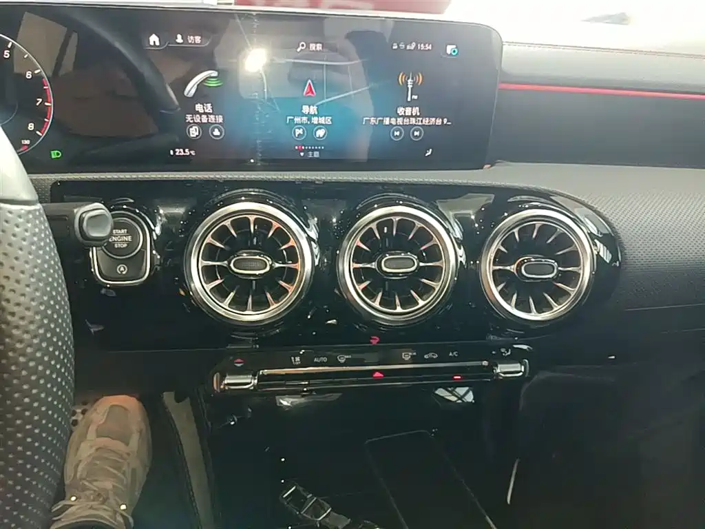 Mercedes-Benz CLA (Import) 2021 CLA 200 фото 13