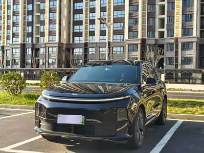 Li Auto L6
