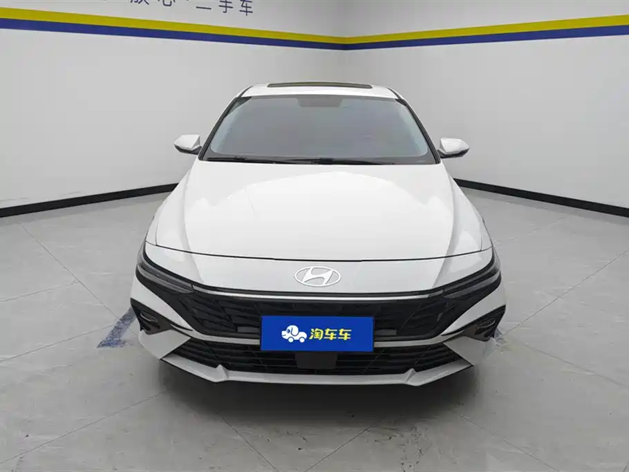 Hyundai Elantra 2023 1.5L CVT GLX Elite Edition фото 2
