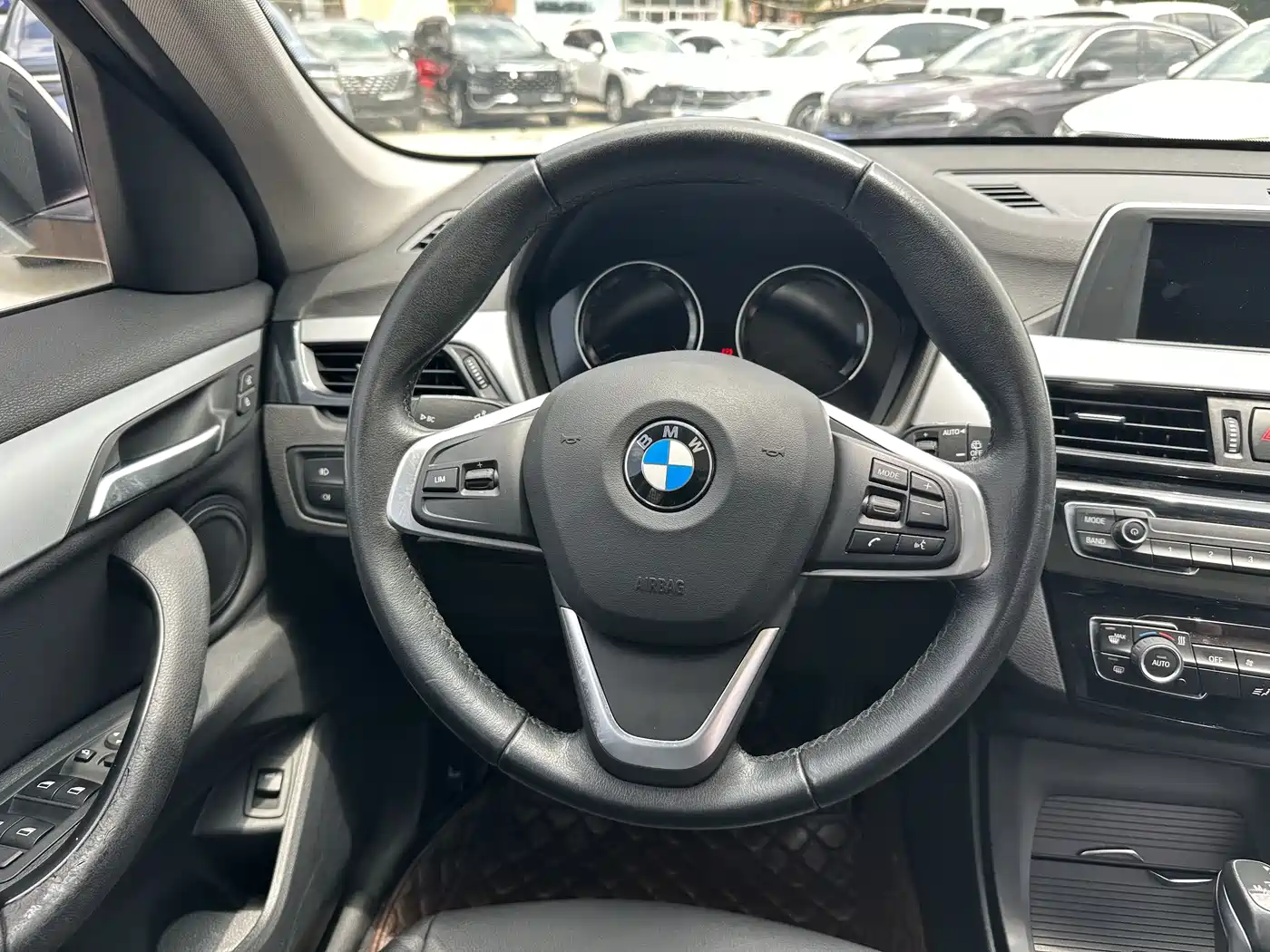 BMW X1 2019 sDrive20Li Leading Model фото 13