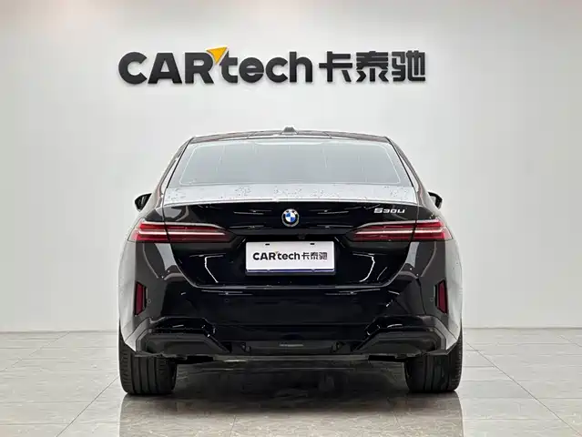 BMW 5 Series 2026 530Li Exclusive M Sport Package — фото 4