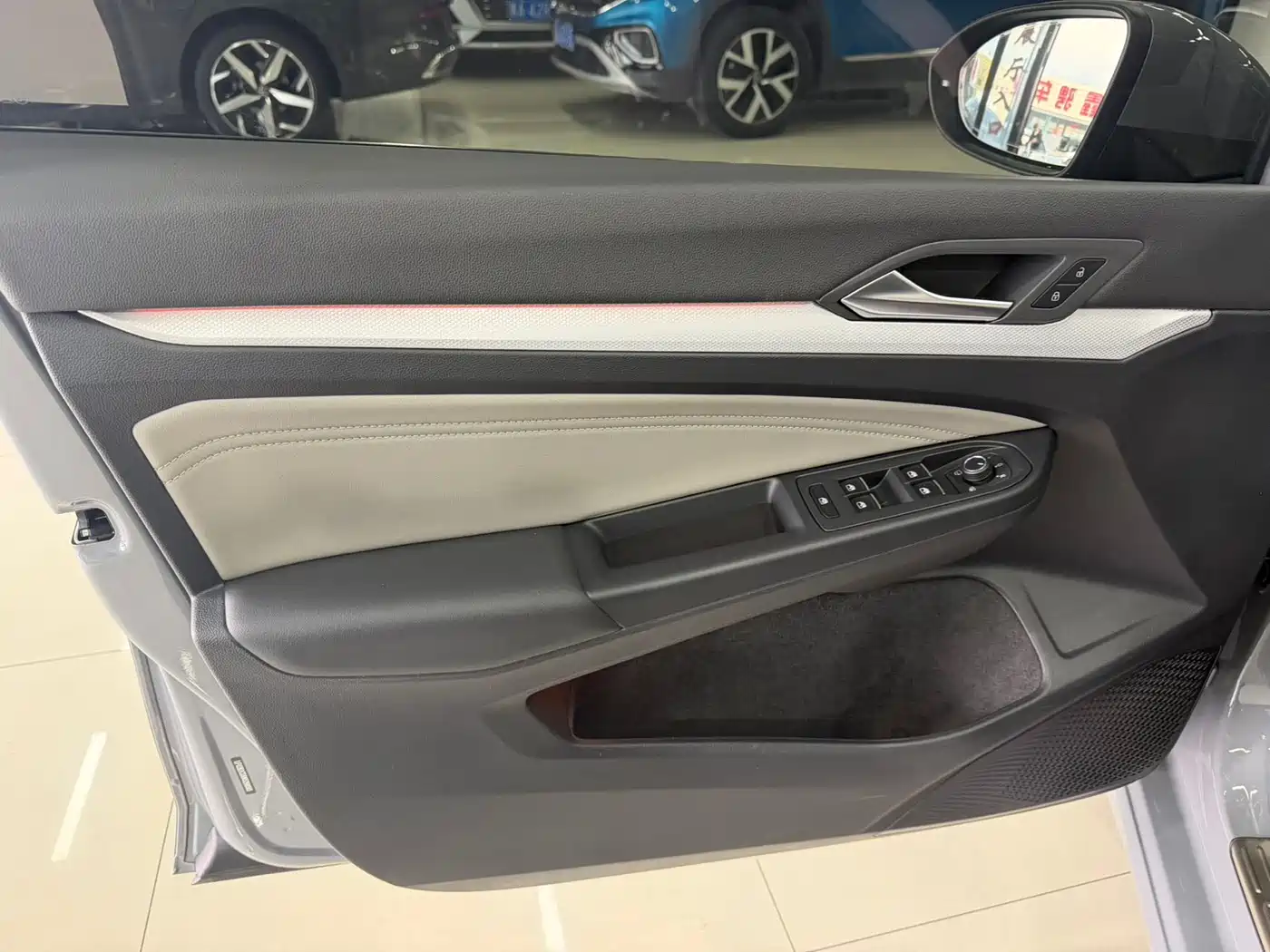 Volkswagen Golf 2021 280TSI DSG 30th Anniversary Edition фото 8
