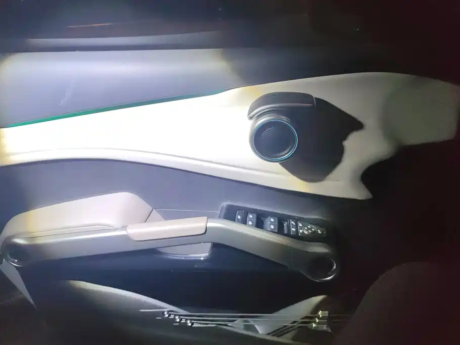 BYD Yuan PLUS 2024 Glory Edition 510KM Leading фото 7