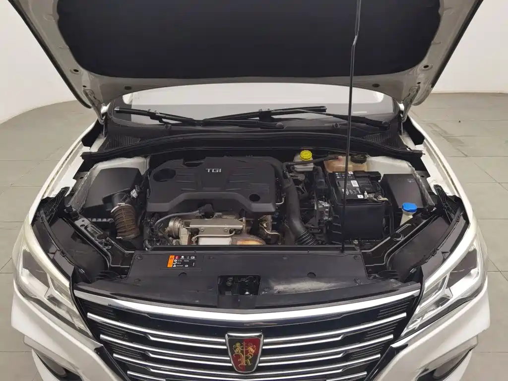 Фото 6 - Roewe i5