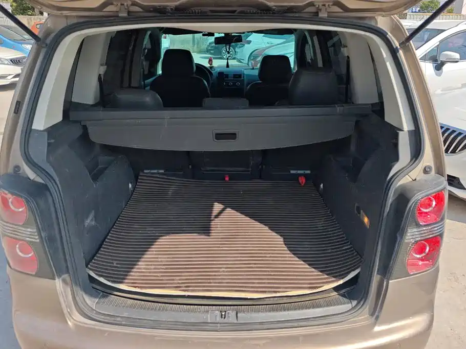 Volkswagen Touran 2016 2015 1.4T DSG Comfort Edition 5-seater