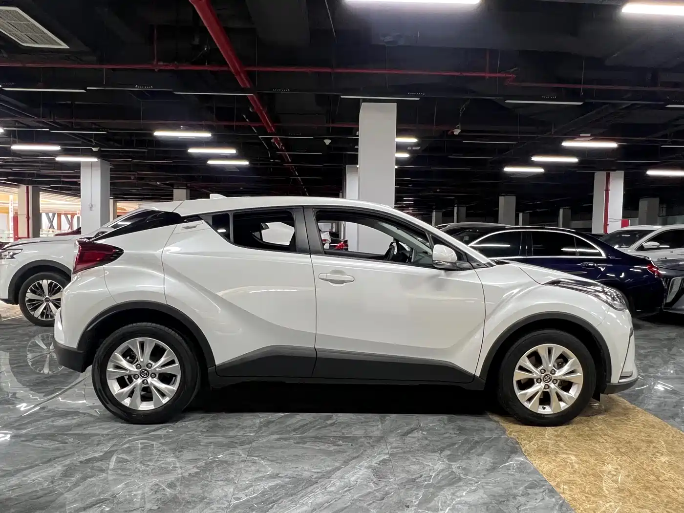 Toyota IZOA 2022 2.0L Yixing Edition фото 4