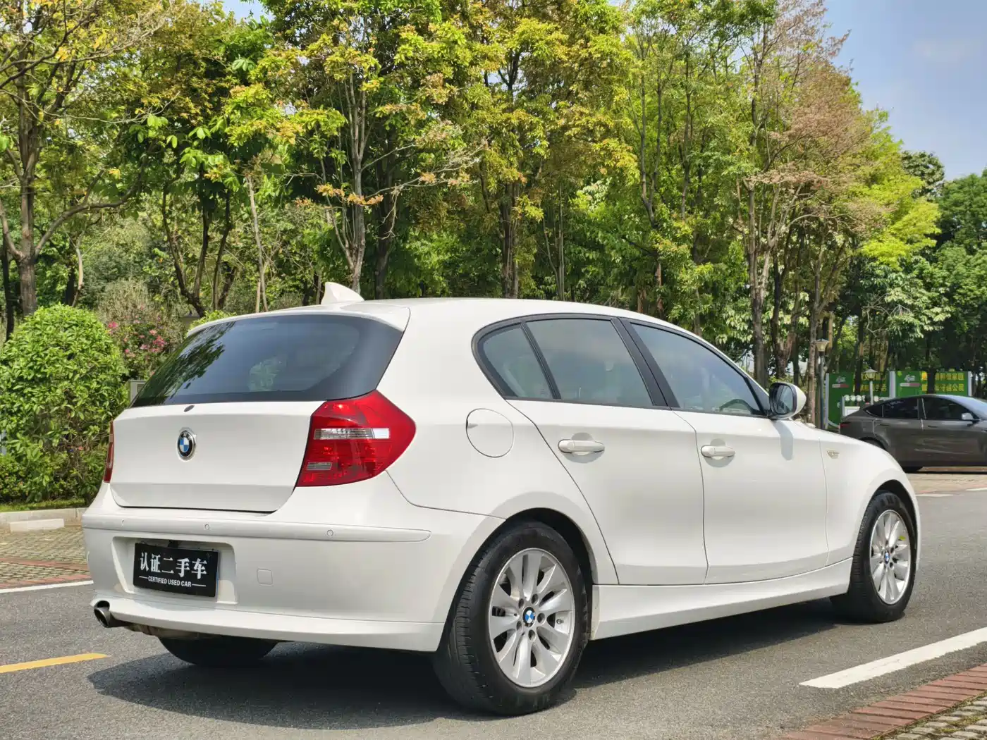 BMW 1 Series (Import) 2008 120i Automatic фото 6