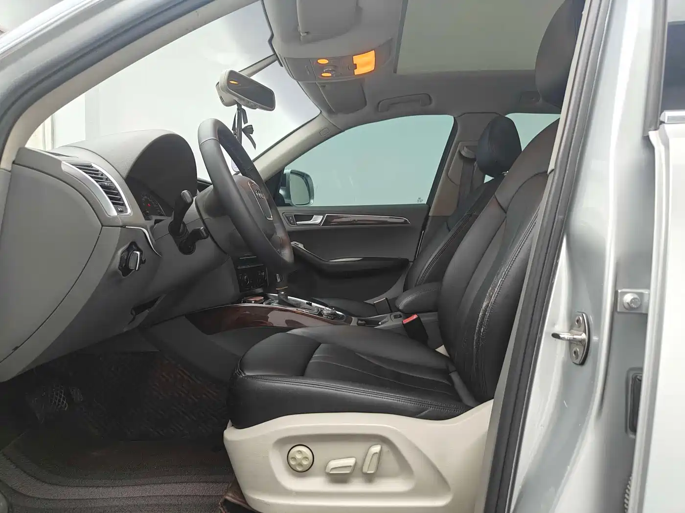 Audi Q5 2012 2.0TFSI Comfort фото 9